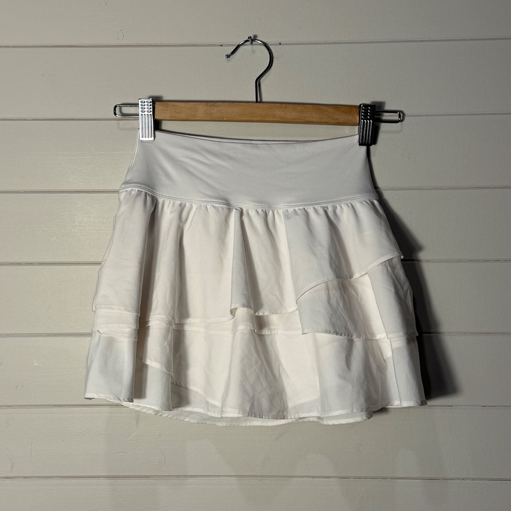 OFFLINE by Aerie Tiered Ruffle Tennis Skort XS White Athletic Skirt 1329
